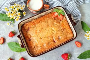 Клубничный пирог с пахтой