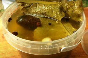 Ароматные квашеные огурчики на зиму. Хрустят, как бочковые: рецепт без уксуса и сахара