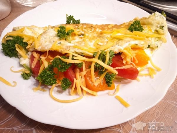 Рецепт: Омлет с кабачком и томатами - и сыром