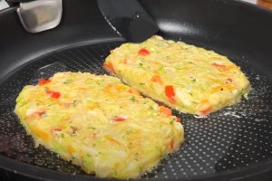 Хрустящие снаружи, нежные внутри: как приготовить идеальные котлеты из картофеля и кабачков