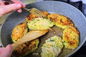 Гости сказали, что они вкуснее мясных. Хрустящие котлеты из кабачков: рецепт на века