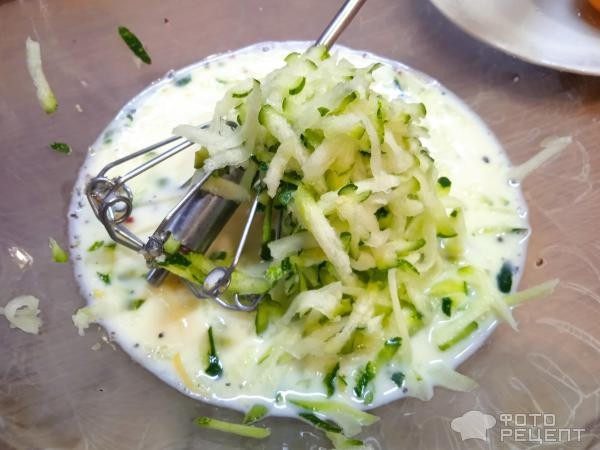 Рецепт: Омлет с кабачком и томатами - и сыром