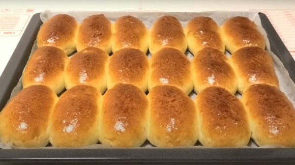 Мягкие пышные пирожки с рисом и мясом: сочная начинка и тесто, как в детстве. Нежные, как облако