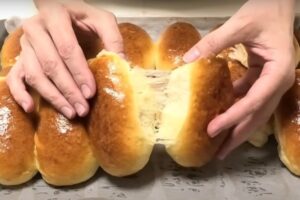 Мягкие пышные пирожки с рисом и мясом: сочная начинка и тесто, как в детстве. Нежные, как облако