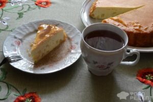 Рецепт: Творожная запеканка без муки и манки — С яблоками, корицей и медом