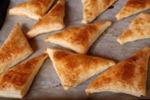 Французские пирожные дома: невероятно вкусный десерт из слоёного теста с воздушным кремом!