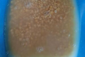 Рецепт: Гороховый суп с копчеными ребрышками — С копчено-вареными ребрышками