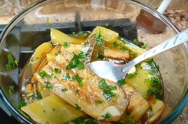 Баклажаны в изумительно вкусном маринаде: приготовьте хит сезона у себя дома. Хрустящие и пикантные