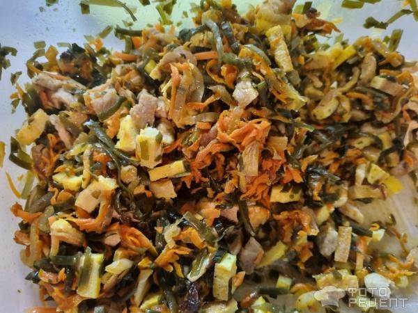 Рецепт: Салат из морской капусты "Японский" - С мясом и омлетом.