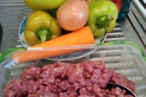 Рецепт: Перец болгарский фаршированный — С мясом и овощами