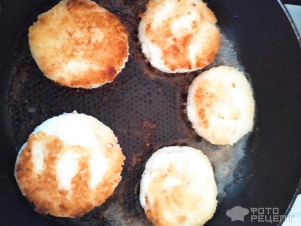 Рецепт: Сырники для детей дошкольного возраста - Ароматные сырники без глютена. Почти что "Баунти"
