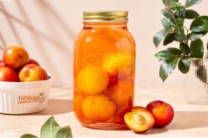 Компот из слив с косточками на зиму